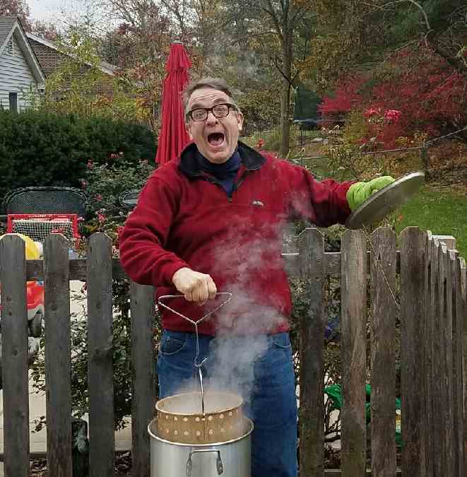 2016-11-25 Sagegiving R deep frying.jpg